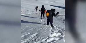 Διασώστες στα χιόνια