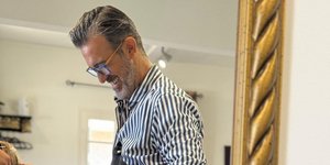Ο hair stylist Τηλέμαχος Κωστόπουλος