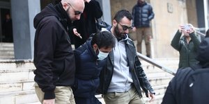 κρατουμενος σκαλες