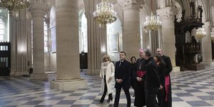 Ο Γάλλος πρόεδρος στην Παναγία των Παρισίων