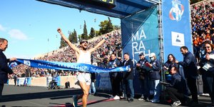 Νικητής του Μαραθωνίου ο Πιτσόλης με χρόνο 2:18:56 