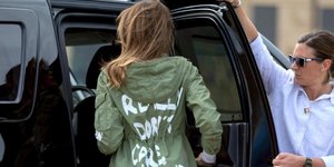 Μελάνια Τραμπ με το περιβόητο τζάκετ από τα Zara