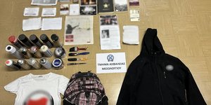 Τι κατέσχεσαν οι Αρχές από το σπίτι του 17χρονου στο Μεσολόγγι 