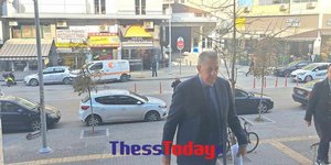 O Νίκος Ταχιάος εισερχόμενος