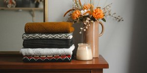 Το έξυπνο κόλπο για να κρεμάσετε τα πουλόβερ