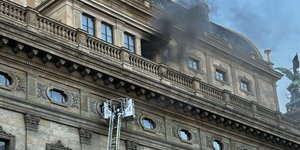 Φωτιά στο Εθνικό θέατρο της Πράγας