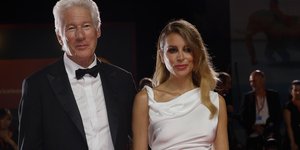 Ο Ρίτσαρντ Γκιρ με τη σύζυγό του, Αλεχάντρα Σίλβα