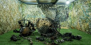 Oreshnik: Εικόνες από τα συντρίμμια του νέου ρωσικού βαλλιστικού πυραύλου