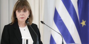Στην τελετή ορκωμοσίας της ΚΗ΄ Εκπαιδευτικής Σειράς Υποψήφιων Ακολούθων Πρεσβείας παρέστη η Πρόεδρος της Δημοκρατίας Κατερίνα Σακελλαροπούλου.