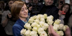 Μαϊα Σαντου τριανταφυλλα 