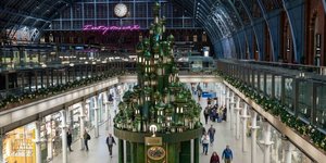 Το φετινό χριστουγεννιάτικο δέντρο του St. Pancras