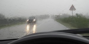 Οδήγηση στη βροχή 