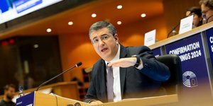 Η ακρόαση του Απόστολου Τζιτζικώστα, υποψήφιου επιτρόπου για τις Βιώσιμες Μεταφορές και τον Τουρισμό