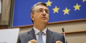 Απόστολος Τζιτζικώστας
