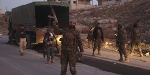 Αιφνιδιαστική εισβολή τζιχαντιστών στο Χαλέπι