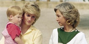 Η βασίλισσα Σοφία της Ισπανίας έκλεισε τα 86 της χρόνια -10 iconic εμφανίσεις που την καθιστούν είδωλο του στιλ