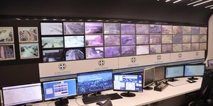 Τοποθετούνται 388 κάμερες ελέγχου παραβίασης του ερυθρού σηματοδότη σε κεντρικές λεωφόρους της Αττικής