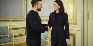 Ο Βολοντιμίρ Ζελένσκι με την Αναλένα Μπέρμποκ