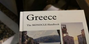 Μonocle για Ελλάδα