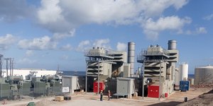 Ξεκίνησε η εμπορική λειτουργία δύο νέων αεριοστροβιλικών μονάδων στον Σταθμό παραγωγής ενέργειας του Ομίλου ΔΕΗ στη Σαντορίνη - περιοχή Μονόλιθος Θήρας