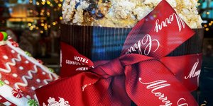 Πανετόνε βιτρίνα Σύνταγμα Χριστούγεννα Αθήνα