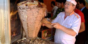 Γερμανία και Τουρκία δίνουν σκληρή παρασκηνιακή μάχη με επίκεντρο το ντονέρ κεμπάπ / WIKIPEDIA