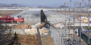 Η ουρά του μοιραίου αεροσκάφους στη Νότια Κορέα