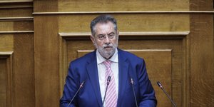 Ο Ανδρέας Παναγιωτόπουλος στο βήμα της Βουλής