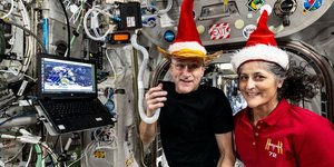 Η χριστουγεννιάτικη σέλφι των αστροναυτών της NASA