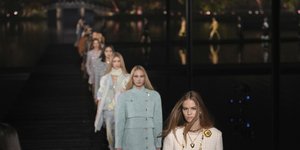 Chanel στην Κίνα: 5 στοιχεία που έκαναν την επίδειξη μόδας αληθινό θρόισμα