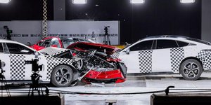 Crash Test με ηλεκτρικό αυτοκίνητα στα 60 χλμ./ώρα