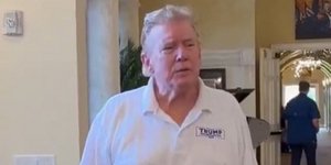 Τι συμβαίνει με τα μαλλιά του Ντόναλντ Τραμπ; 