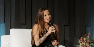 Η Εριέττα Κούρκουλου Λάτση με το πιο παιχνιδιάρικο και χαριτωμένο χτένισμα που είδαμε στις γιορτές 