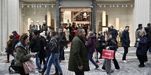 Κίνηση σήμερα στην Ερμού