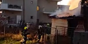 Η φωτιά σε μονοκατοικία στο Ωραιόκαστρο Θεσσαλονίκης