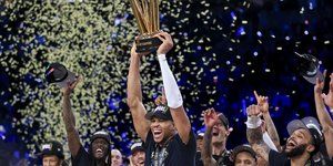 Ο Γιάννης Αντετοκούνμπο κατέκτησε το NBA Cup