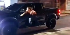 Γιατρός κρέμεται έξω από το αυτοκίνητο του συζύγου της που φέρεται να την απάτησε