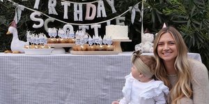 Η influencer Άλισον Κουχ γιόρτασε τα πρώτα γενέθλια της κόρης της 