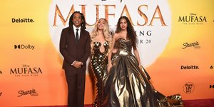 Στο πλευρό του Jay Z η Μπιγιονσέ και η κόρη τους Μπλου Ίβι