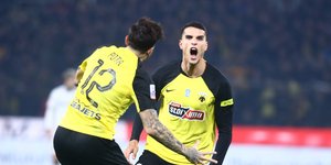 O Λαμέλα πανηγυρίζει με τον Ρότα