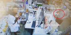 Ο 51χρονος εισέβαλε σε καταστήματα απειλώντας με όπλο