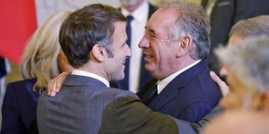 Μακρόν και Μπαιρού