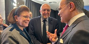 Η Υπουργός Πολιτισμού, Λίνα Μενδώνη, με τον Υφυπουργό Εξωτερικών Κώστα Φραγκογιάννη και τον Υφυπουργό Εξωτερικών της Τουρκίας, Mehmet Kemal Bozay