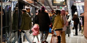 Κόσμος στο μετρό Θεσσαλονίκης 