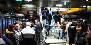 Κόσμος στο μετρό Θεσσαλονίκης
