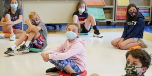 παιδια με μασκες 