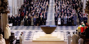 Η Παναγία των Παρισίων ανοίγει ξανά τις πύλες της - Ιστορική τελετή