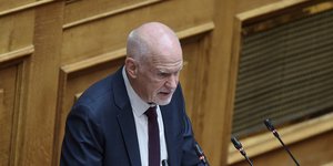 Γιώργος Παπανδρεου στη βουλη
