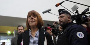 Η Ζιζέλ Πελικό έξω από το δικαστήριο