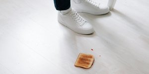 Πρέπει να φάει κανείς κάτι που έπεσε στο πάτωμα ή όχι; / PEXELS 